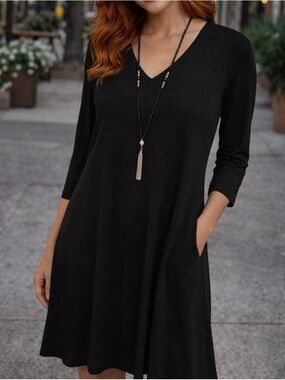 Women’s Black V-Neck Midi Dress with 3/4 Sleeves